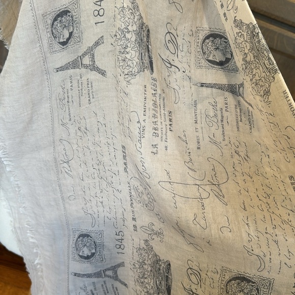 CHIC 2 PARIS THEME wrap up scarf - Picture 4 of 7